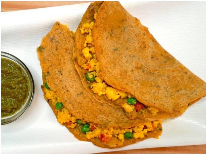 Kitchen Hacks: बनाना है हेल्दी ब्रेकफास्ट? तो झटपट बनाएं पनीर चीला, जानें रेसिपी Kitchen Hacks, Make instant Paneer Cheela for Breakfast And Paneer Cheela Recipe in Hindi Kitchen Hacks: बनाना है हेल्दी ब्रेकफास्ट? तो झटपट बनाएं पनीर चीला, जानें रेसिपी