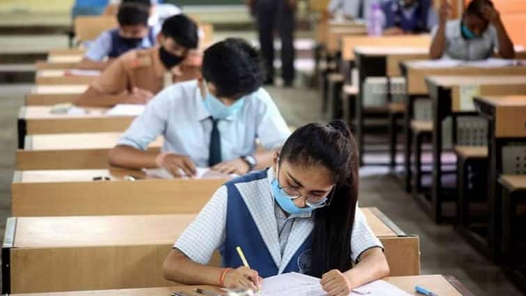 MHT CET 2021: Students will get one more chance if two exams clash - Uday Samant MHT CET 2021: दो परीक्षाओं के क्लैश होने पर छात्रों को मिलेगा एक और मौका- उदय सामंत