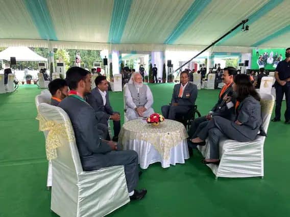 पंतप्रधनांनी सर्व पॅरा–क्रीडापटूंना आमंत्रित केल्याबद्दल खेळाडूंनी त्यांचे आभार मानले आणि त्या सर्वांशी एकाच टेबलवर बसून संवाद साधला, हेच त्यांचे सर्वात मोठे यश आहे, अशी भावना व्यक्त केली.