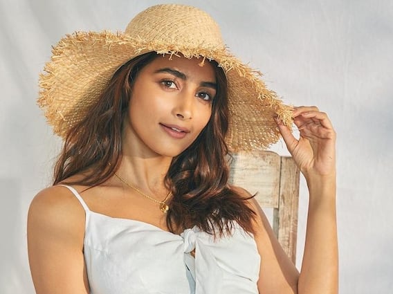 Pooja Hegde Photos: బుట్టబొమ్మ.. అందంతో కుర్రాళ్ల గుండెల్ని మెలి పెడుతున్నావమ్మా.. Pooja Hegde Photos: బుట్టబొమ్మ.. అందంతో కుర్రాళ్ల గుండెల్ని మెలి పెడుతున్నావమ్మా..