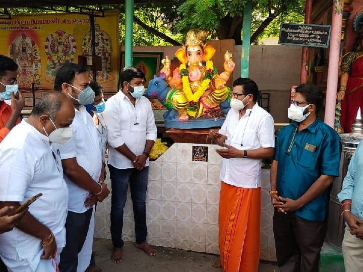 Hindu leaders worship Ganesha statue in public in Salem சேலத்தில் தடையை மீறி பொது இடத்தில் விநாயகர் சிலை வைத்து இந்து முன்னணியினர் வழிபாடு...
