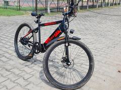 Meerut News: मेरठ के छात्रों ने तैयार की ई-साइकिल, एक बार चार्ज करने पर चलेगी 30 किमी