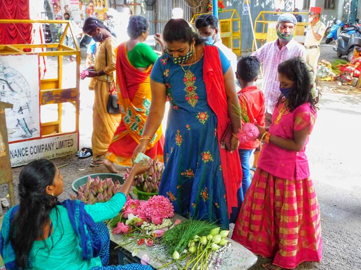 தாமரை பூ விற்பனை