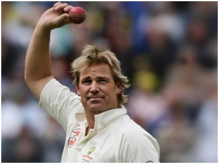 Shane Warne: ऑस्ट्रेलिया के पूर्व स्पिनर शेन वॉर्न के नाम 145 टेस्ट में 708 विकेट हैं. वह इस लिस्ट में दूसरे नंबर पर हैं. उन्होंने 37 बार टेस्ट की एक पारी में पांच या उससे ज्यादा विकेट लिए हैं. (फोटो सोशल मीडिया)