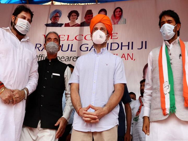 जम्मू में पगड़ी पहनाकर राहुल गांधी को हुआ स्वागत, कांग्रेस कार्यकर्ता सम्मेलन को किया संबोधित