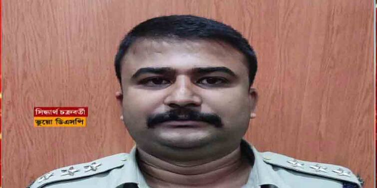 Hooghly Fake DSP Siddhartha Chakraborty arrested Fake DSP : পুলিশের পোশাকেই নীল বাতি লাগানো গাড়িতে মদ্যপান! চন্দননগরে গ্রেফতার হলেন ভুয়ো DSP