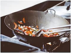 Kitchen Hacks: लोहे की कढ़ाही में भूलकर भी ना पकाएं ये चीजें, हो सकता है सेहत को नुकसान