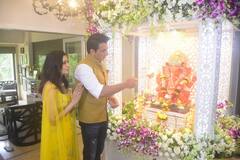 Ganesh Chaturthi 2021: বাড়িতে গণেশ আরাধনা, প্রসাদ বিলি সোনু সুদের