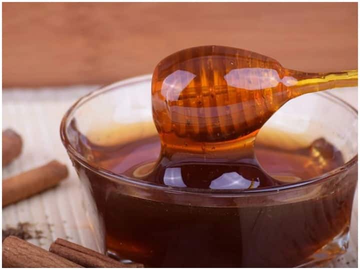 Do not fall for these myths about honey all benefits will be useless शहद के बारे में इन मिथकों का न बनें शिकार वरना फायदे हो जाएंगे बेकार