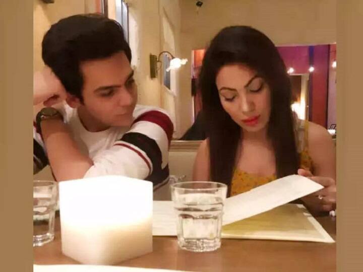 தன்னைவிட 9 வயது குறைந்த இளைஞரை காதலிக்கும் பிரபல நடிகை! Munmun Dutta and Raj Anadkat of 'Taarak Mehta Ka Ooltah Chashmah' are a couple; 9 years age-difference no bar தன்னைவிட 9 வயது குறைந்த இளைஞரை காதலிக்கும் பிரபல நடிகை!