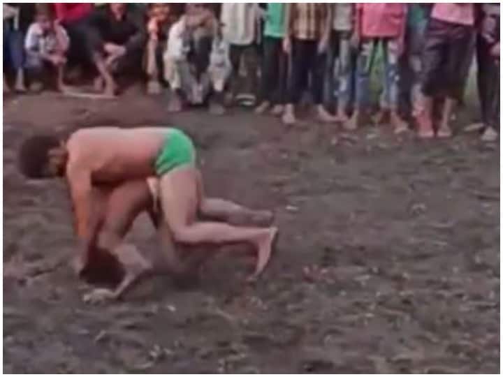 Wrestler died during wrestling in Moradabad video went viral ANN Moradabad News: मुरादाबाद में कुश्ती के दौरान गर्दन टूटने से गई पहलवान की जान, सोशल मीडिया पर वायरल हुआ वीडियो