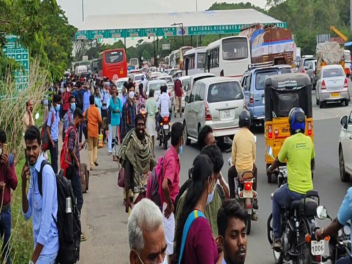 பேருந்து இல்லாமல் பரனூர் சுங்கச்சாவடியில் விடிய விடிய காத்திருந்த பயணிகள்!