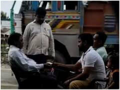 Basti News: बस्ती के लेखपाल का घूस लेते हुए वीडियो वायरल, तत्काल प्रभाव से निलंबित