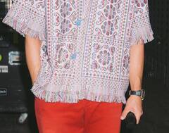 Nick Jonas : निक भाऊंना सोलापुरी चादरीची ऊब! सोलापूरच्या चादरीपासून बनवलेला शर्ट घालून फोटोशूट...