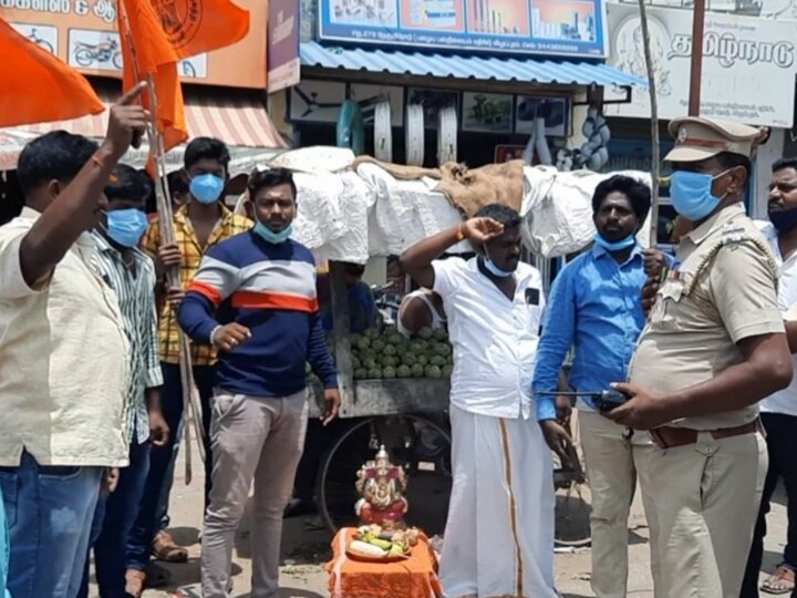 விழுப்புரத்தில் இந்து முன்னணியினரை வீட்டுக்கு அனுப்பிவிட்டு விநாயகரை எடுத்து சென்ற போலீசார்...!