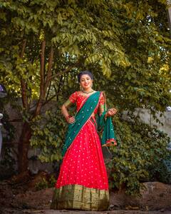 Navya swamy Photos: లంగావోణీలో అందాల చందమామలా నవ్యాస్వామి