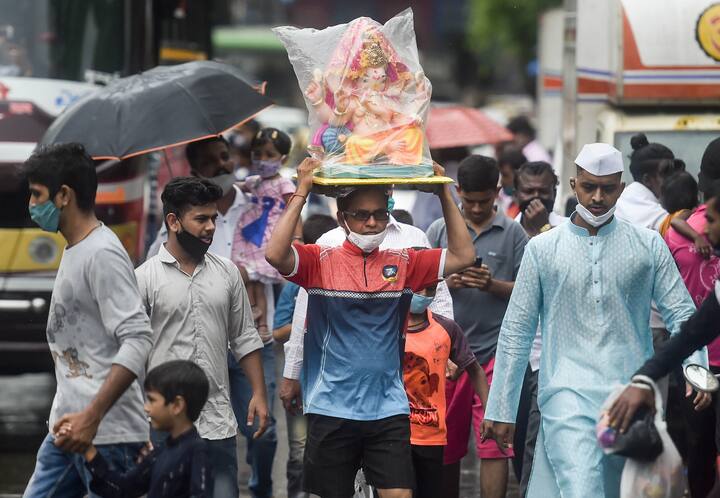 गणेश चतुर्थी भगवान गणेश के जन्म का प्रतीक है, जिन्हें ज्ञान, समृद्धि और सौभाग्य के अवतार के रूप में पूजा जाता हैं.