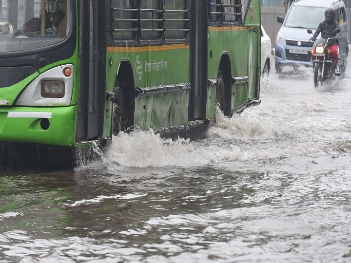 Heavy Rainfall Lashes Delhi-NCR. Airport Waterlogged, Flights Cancelled Heavy Rainfall Lashes Delhi-NCR. Airport Waterlogged, Flights Cancelled