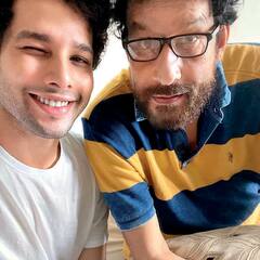 Kartik Aaryan से Sidharth Malhotra तक, इन 5 बॉलीवुड Stars के Super Talented Fathers से मिले हैं आप?