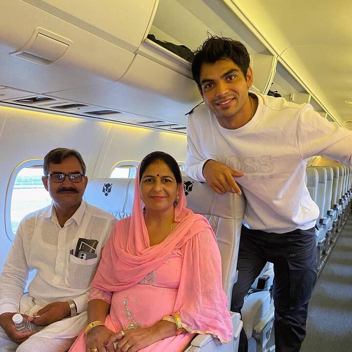 याचे फोटो त्यानं आपल्या सोशल मीडियावर शेअर केले आहेत. (Photo:Neeraj Chopra/FB)