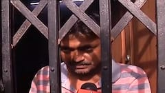 Teacher Arrest: মইদুলকে গ্রেফতারের চেষ্টায় তুলকালাম!, বেলেঘাটায় পুলিশের সঙ্গে বাকবিতণ্ডা | Bangla News