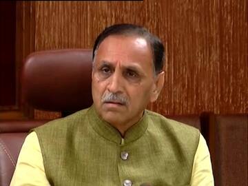 Gujarat New CM: ભાજપના નેતા મુખ્યમંત્રી નક્કી કરવામાં વ્યસ્ત ત્યારે કેરટેકર CM રૂપાણીએ બેઠકોથી અલિપ્ત રહીને સવારે શું કર્યું ?