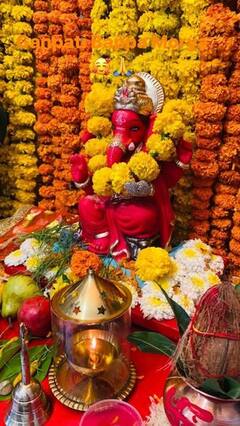 In Pics: ‘थलाइवी’ की रिलीज के बाद परिवार के साथ Kangana Ranaut ने लिया गणपति बप्पा का आशीर्वाद, देखिए खूबसूत अंदाज