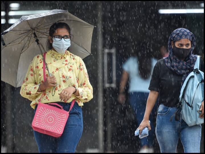 दिल्ली सितंबर में बारिश का नया सर्वकालिक रिकॉर्ड बनाने की ओर अग्रसर है. अधिकारी ने कहा, 'अगले दो दिनों में हल्की से मध्यम बारिश का अनुमान है. 17-18 सितंबर के आसपास एक बार फिर बारिश का अनुमान है.' (तस्वीर: पीटीआई)