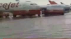 દિલ્હીઃ ભારે વરસાદને કારણે ઈન્દિરા ગાંધી ઈન્ટરનેશનલ એરપોર્ટ પર ભરાયા પાણી