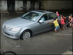 Delhi Rains: दिल्ली में बारिश से हाहाकार, जगह-जगह जलभराव से लोग परेशान, सितंबर में टूटा 77 साल का रिकॉर्ड