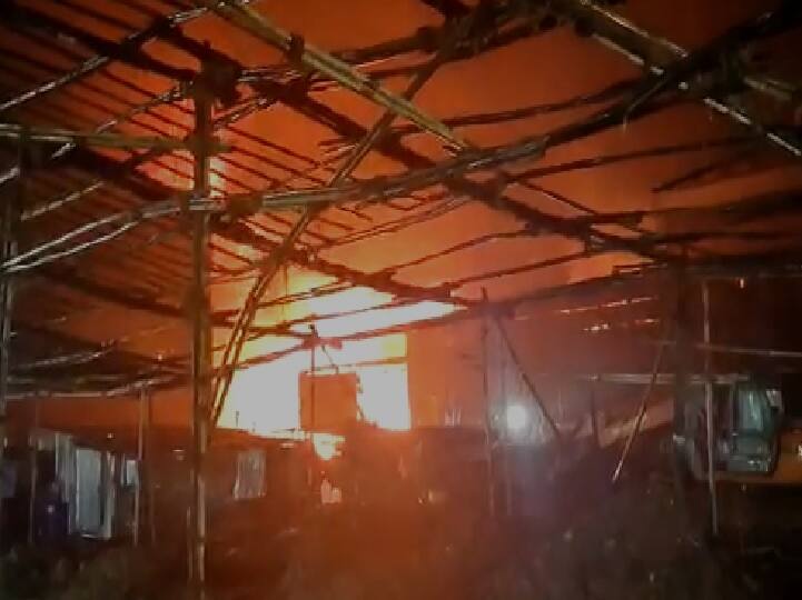 A huge fire and explosion rocked the factory in Boisar Tarapur industrial area Palghar fire बोईसर तारापूर औद्योगिक कार्यक्षेत्रातील कारखान्यात भीषण आग, स्फोटांनी परिसर हादरला  