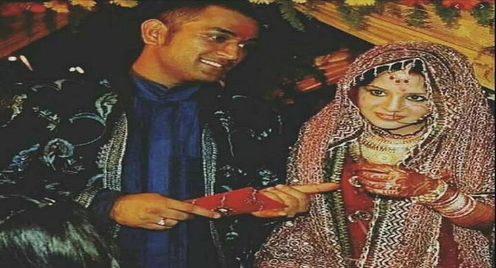 साल 2007 में धोनी की साक्षी से मुलाकात कोलकाता के एक होटल में हुई थी. इसके बाद धोनी के एक दोस्त ने साक्षी से उनका परिचय कराया था.