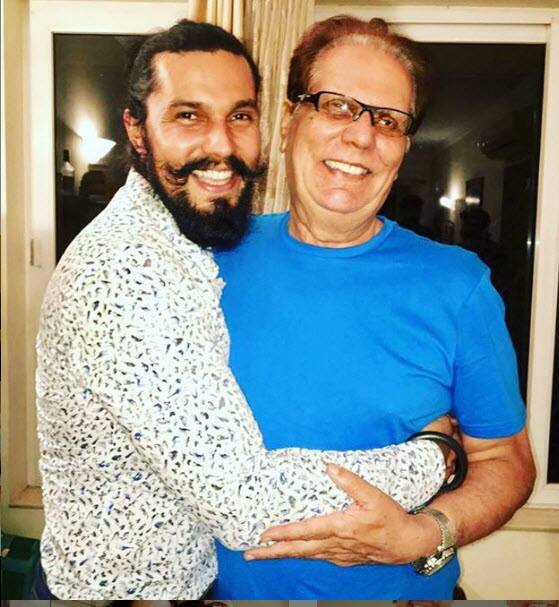Randeep Hooda – Ranbir Hooda- रणदीप हुड्डा अपने पिता रणबीर हुड्डा के बहुत करीब हैं, जो पेशे से एक मशहूर सर्जन हैं.