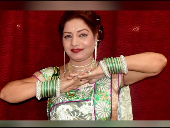 Surekha Punekar : लावणी सम्राज्ञी सुरेखा पुणेकरांची राजकारणात एन्ट्री; 16 सप्टेंबरला राष्ट्रवादीत प्रवेश Surekha Punekar Surekha Punekar will join the NCP on September 16 Surekha Punekar : लावणी सम्राज्ञी सुरेखा पुणेकरांची राजकारणात एन्ट्री; 16 सप्टेंबरला राष्ट्रवादीत प्रवेश