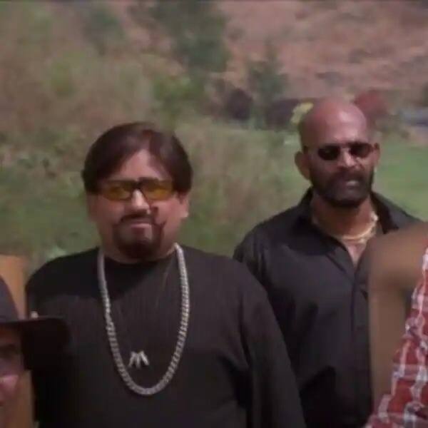 फिल्म 'हम आपके हैं कौन' में शाहरुख खान और जूही चावला ने मुख्य भूमिका निभाई थी. फिल्म में दिलीप ने एक गुंडे की भूमिका निभाई.