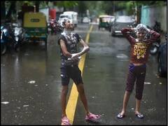 ਦਿੱਲੀ 'ਚ ਮੀਂਹ ਨੇ ਮਚਾਈ ਹਾਹਾਕਾਰ, ਹਵਾਈ ਅੱਡੇ 'ਚ ਵੀ ਭਰਿਆ ਪਾਣੀ, ਬਾਰਸ਼ ਨੇ 77 ਸਾਲ ਦਾ ਤੋੜਿਆ ਰਿਕਾਰਡ