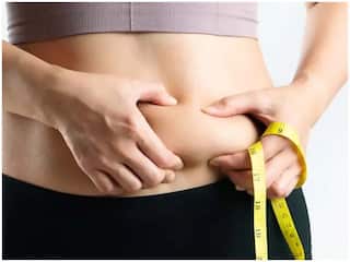 PCOS Belly: PCOS मुळे पोट वाढलंय? पोटाचा घेर कमी करण्यासाठी पाण्यात 'हे' 3 पदार्थ एकत्र करा अन् प्या!