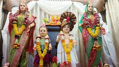 महाराष्ट्राच्या पारंपरिक वेशभुषेतील गौरी पाहण्यासाठी अमरावतीकरांची गर्दी