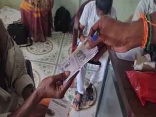 கடலூரில் தடுப்பூசி செலுத்தி கொண்டால் 200 ரூபாய் பரிசு...!