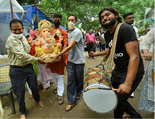 महाराष्ट्र में गणेश पूजा के बाद बढ़ सकते हैं कोरोना के मामले, स्वास्थ्य अधिकारियों की चेतावनी