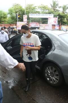 Spotted: ਮੁੰਬਈ 'ਚ ਕੈਜੂਅਲ ਲੁੱਕ 'ਚ ਸਪਾਟ ਹੋਈ ਕਰੀਨਾ ਕਪੂਰ ਖਾਨ, ਪ੍ਰੈਗਨੈਂਸੀ ਮਗਰੋਂ ਕੀਤਾ ਵੇਟ ਲੂਜ਼