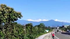 Siliguri: ঝকঝকে আকাশ, শিলিগুড়ি থেকেই দেখা মিলল কাঞ্চনজঙ্ঘার | Bangla News