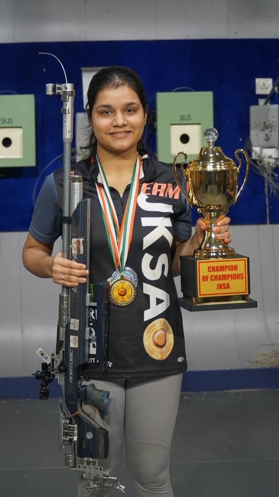 জয়দীপ কর্মকারের অ্য়াকাডেমির শ্যুটিং টুর্নামেন্টে সেরার সেরা খোয়াইশ