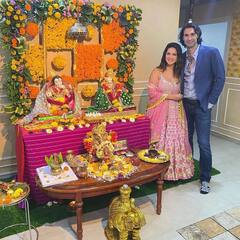 In Pics: Sunny Leone ने पति Daniel Weber और बच्चों संग मनाया गणपति उत्सव, सामने आई ट्रेडिशनल लुक की ये खास तस्वीरें