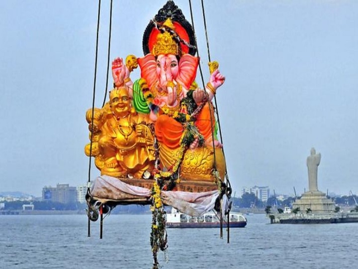 Ganesh Immersion Live Updates: జగిత్యాల గణేష్ నిమజ్జనంలో అపశ్రుతి.. నీళ్లలో పడిపోయిన మున్సిపల్ ఛైర్మన్