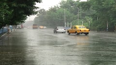 মঙ্গল ও বুধবার কলকাতা-সহ দক্ষিণবঙ্গ জুড়ে বৃষ্টির পূর্বাভাস, দমকা হওয়া উপকূলবর্তী এলাকায়