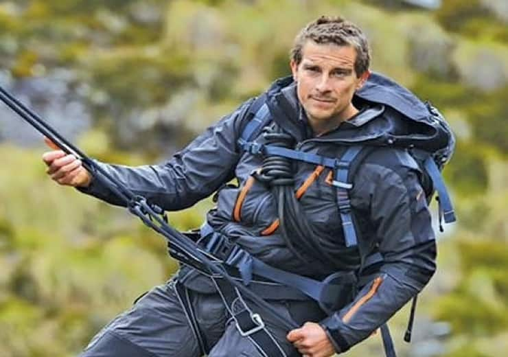 ajay devgn to shoot episode with bear grylls man vs wild : காட்டுக்குள் சாகசம்.. பியர் கிரில்ஸுடன் பயணம் செய்யும் பிரபல நடிகர்!