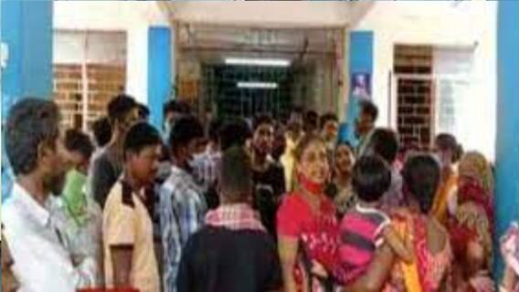 Birbhum: ভুল চিকিৎসায় প্রসূতি মৃত্যুর অভিযোগ বোলপুর মহকুমা হাসপাতালে, বিক্ষোভ আত্মীয়দের । Bangla News