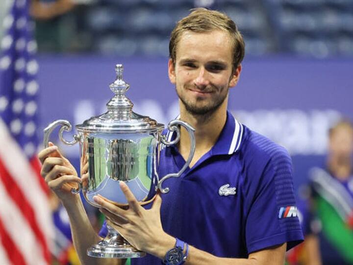 Medvedev Wins US Open: Daniil Medvedev wins first grand slam title, defeats Djokovic in final of the US Open Medvedev Wins US Open: जोकोविच का 'कैलेंडर ग्रैंड स्लैम' पूरा करने का सपना टूटा, मेदवेदेव ने यूएस ओपन का खिताब जीता