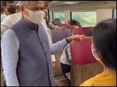 Railways News: रेल मंत्री अश्विनी वैष्णव ने जम्मू से कटरा के बीच वंदे भारत ट्रेन में किया सफर, शेयर किया VIDEO